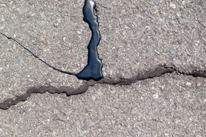 – iStock 492573347 – How to Avoid Driveway Repairs After a Long Winter