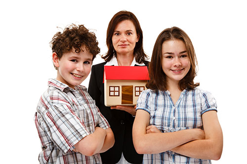 – iStock 139507824 – Mom's Make Great Real Estate Agents... Here's Why