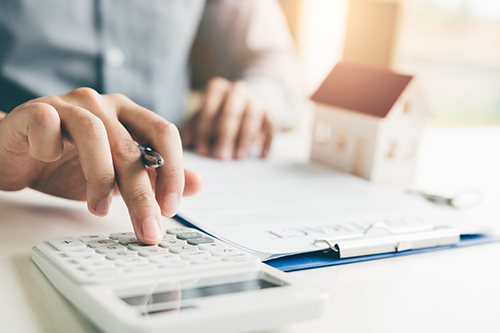 – iStock 1075993466 blog – How Busy Real Estate Agents Can Get a Head Start on Next Year's Taxes | 2-10 Blog