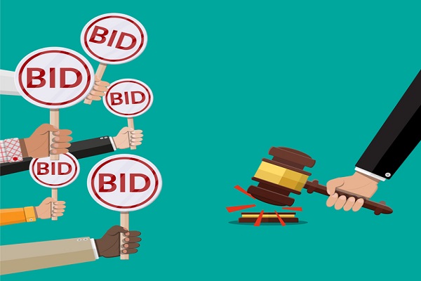 How Real Estate Agents Can Manage a Bidding War