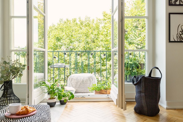 Indoor-Outdoor Connections for Next-Gen Buyers